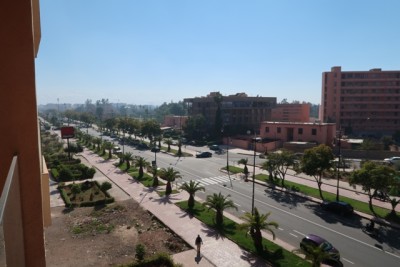 Appartement F2 loué vide dans une résidence neuve et contemporaine.