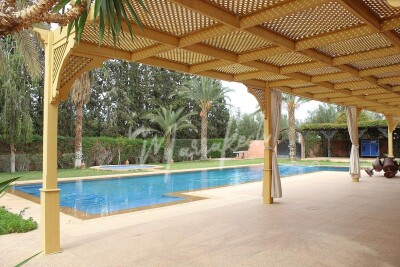 Grande villa avec salle de fête à la location gérance