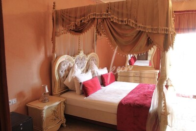 Grande villa avec salle de fête à la location gérance