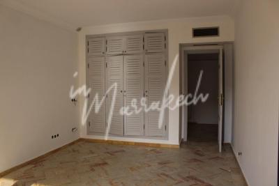 Duplex de 225m² en location à usage bureau sur l'hivernage