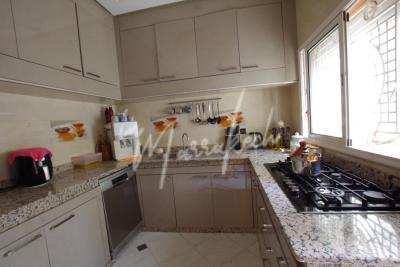 Villa de 4 chambres à louer  dans un nouveau quartier de azzouzia