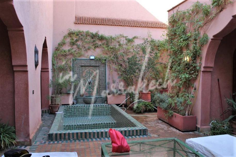 Coquette villa riad de 2 chambres à vendre à la palmeraie-0