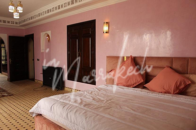Villa de Quatre chambres  à  la vente sur la route de ouarzazate