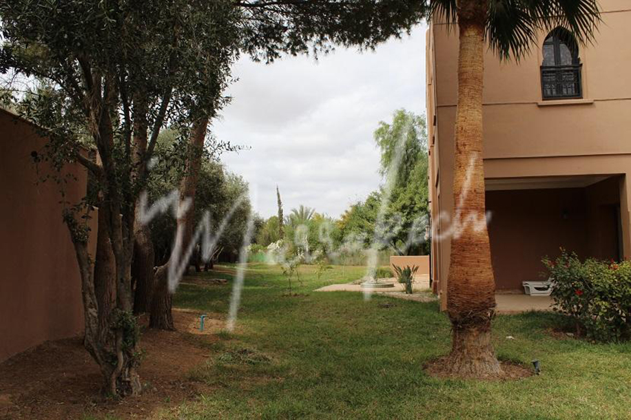 Villa de Quatre chambres  à  la vente sur la route de ouarzazate-17