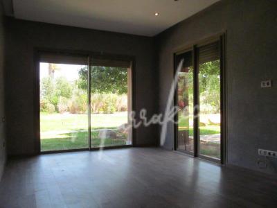 Magnifique villa vide à la palmeraie