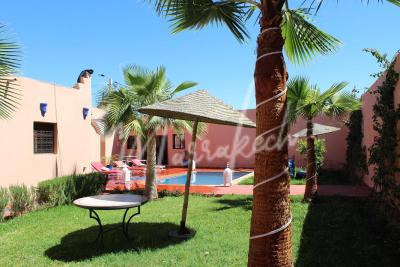 Coquette villa semi-meublée à louer sur la route de ouarzazate