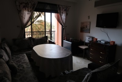 Charmant F2 meublé au 3ème étage dans une résidence sécurisée.