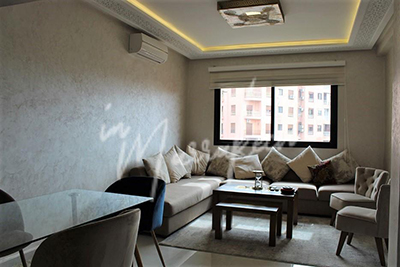 Appartement à  la location dans une petite résidence avec piscine