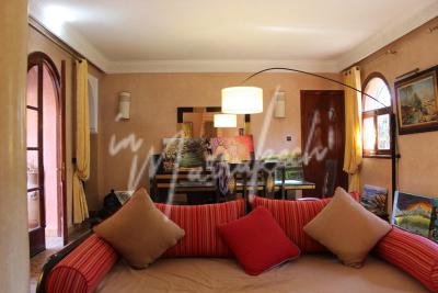 Coquette villa riad de 2 chambres à vendre à la palmeraie