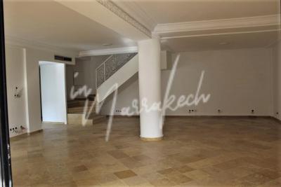 Duplex de 225m² en location à usage bureau sur l'hivernage