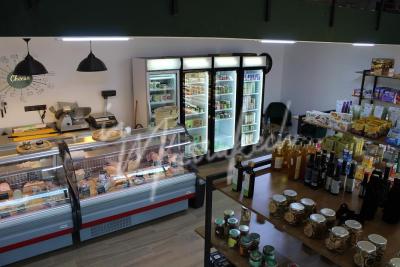 Magnifique magasin à louer sur targa avec pas de porte