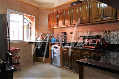 3 chambres à  Louer semi meublé avec grande terrasse