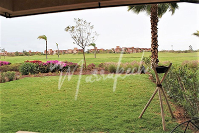 Joli appartement avec jardin dans un domaine golfique