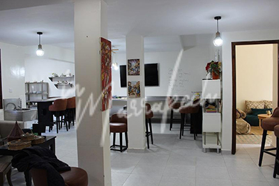 Semi-sol à  louer en commercial