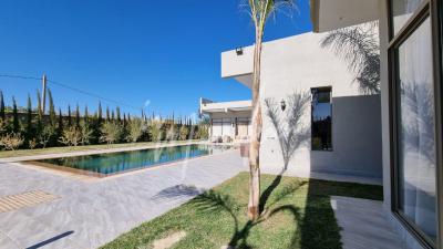 Affaire à saisir!! Belle villa  avec piscine en pleine nature