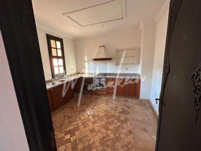 Villa de trois chambres avec piscine à louer