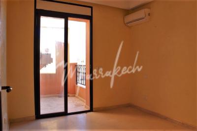 Appartement vide au dernier étage à louer sur victor hugo