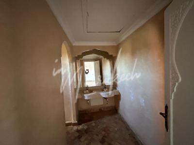 Villa de trois chambres avec piscine à louer