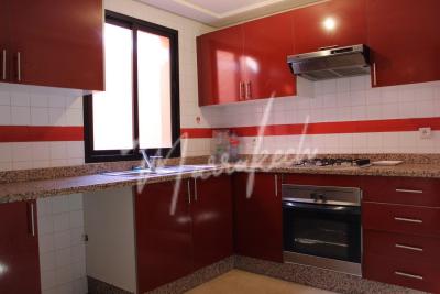 Appartement vide au dernier étage à louer sur victor hugo